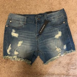 Dollhouse distressed jean shorts size 11